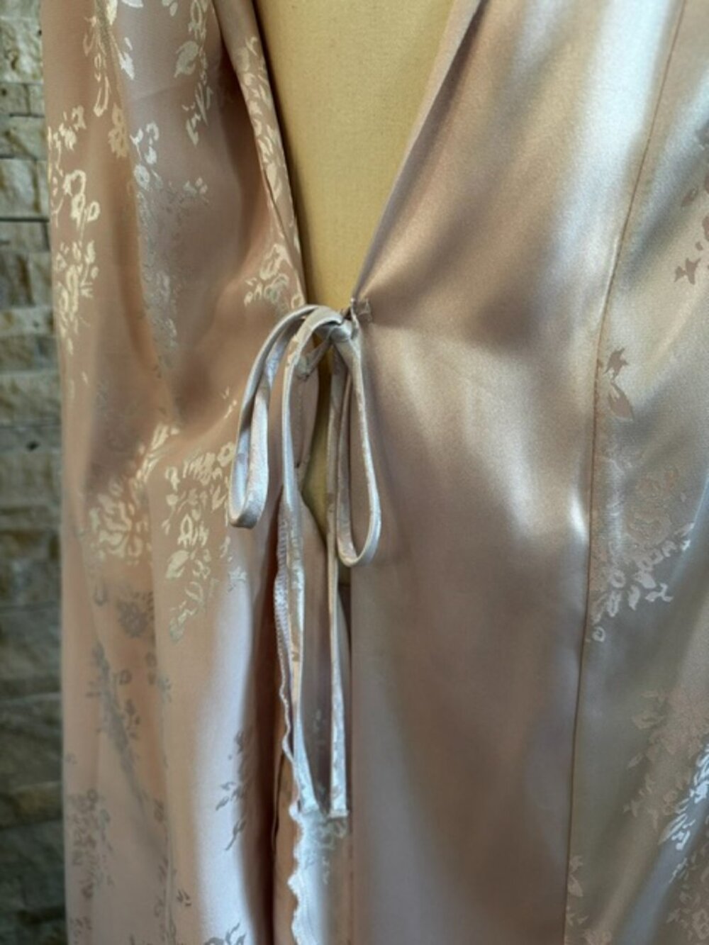 Halston Pink Robe L/XL - Picture 5 of 8